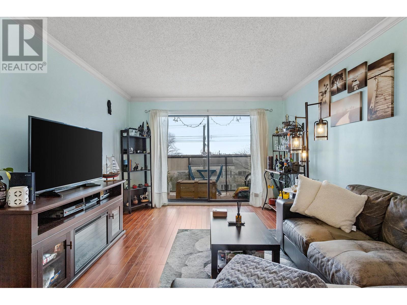 306 315 Tenth Street, New Westminster, British Columbia  V3M 3Y2 - Photo 4 - R2976863