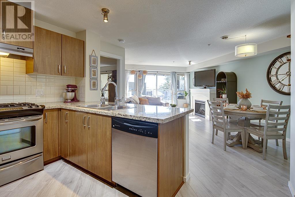207 3110 Dayanee Springs Boulevard, Coquitlam, British Columbia  V3E 0B4 - Photo 4 - R2976865