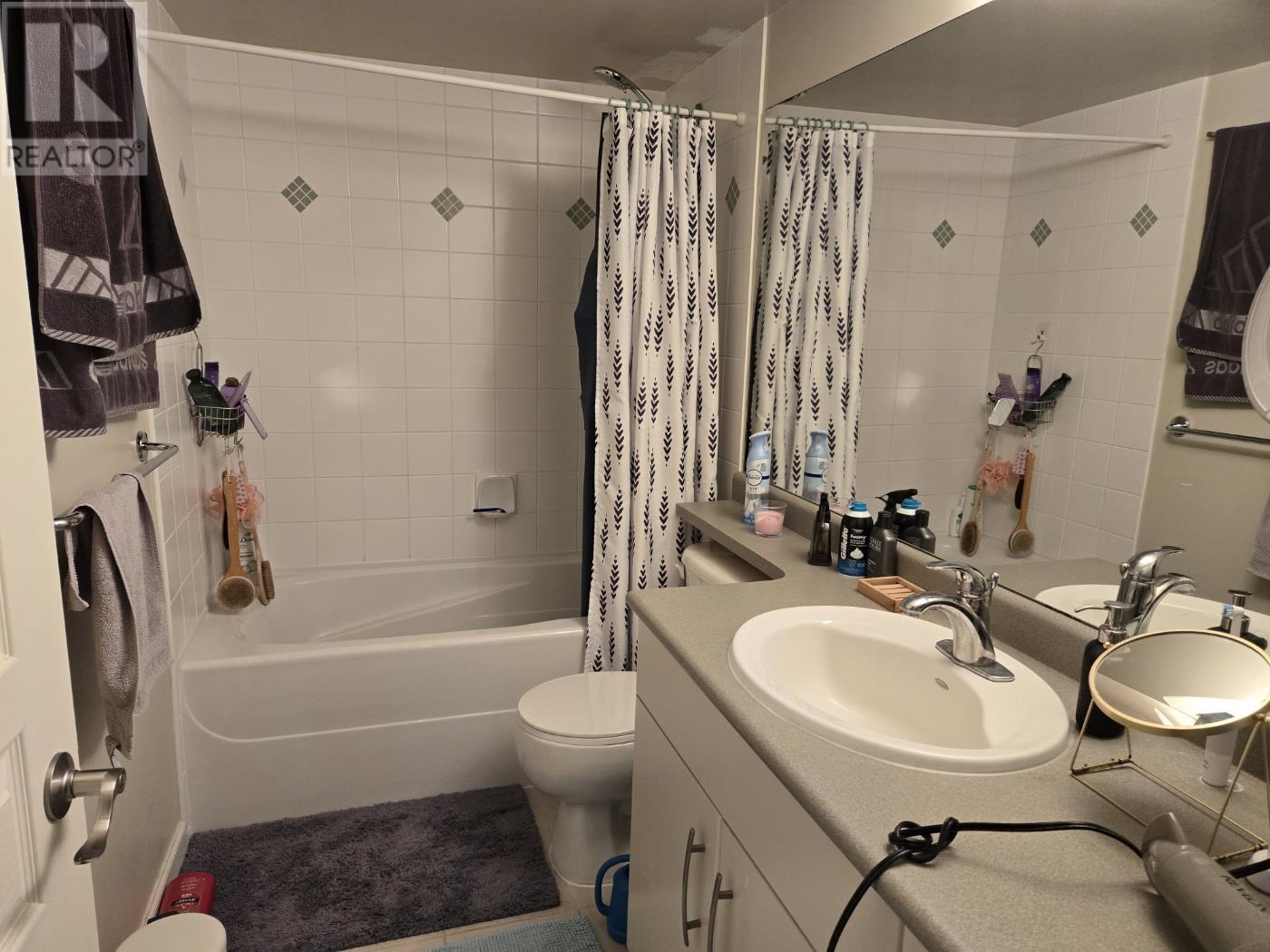 104 9288 University Crescent, Burnaby, British Columbia  V5A 4X7 - Photo 6 - R2976884