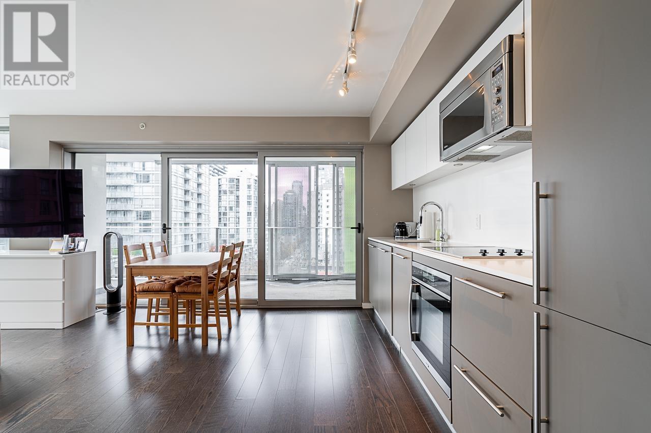Listing Picture 10 of 31 : 1003 999 SEYMOUR STREET, Vancouver / 溫哥華 - 魯藝地產 Yvonne Lu Group - MLS Medallion Club Member