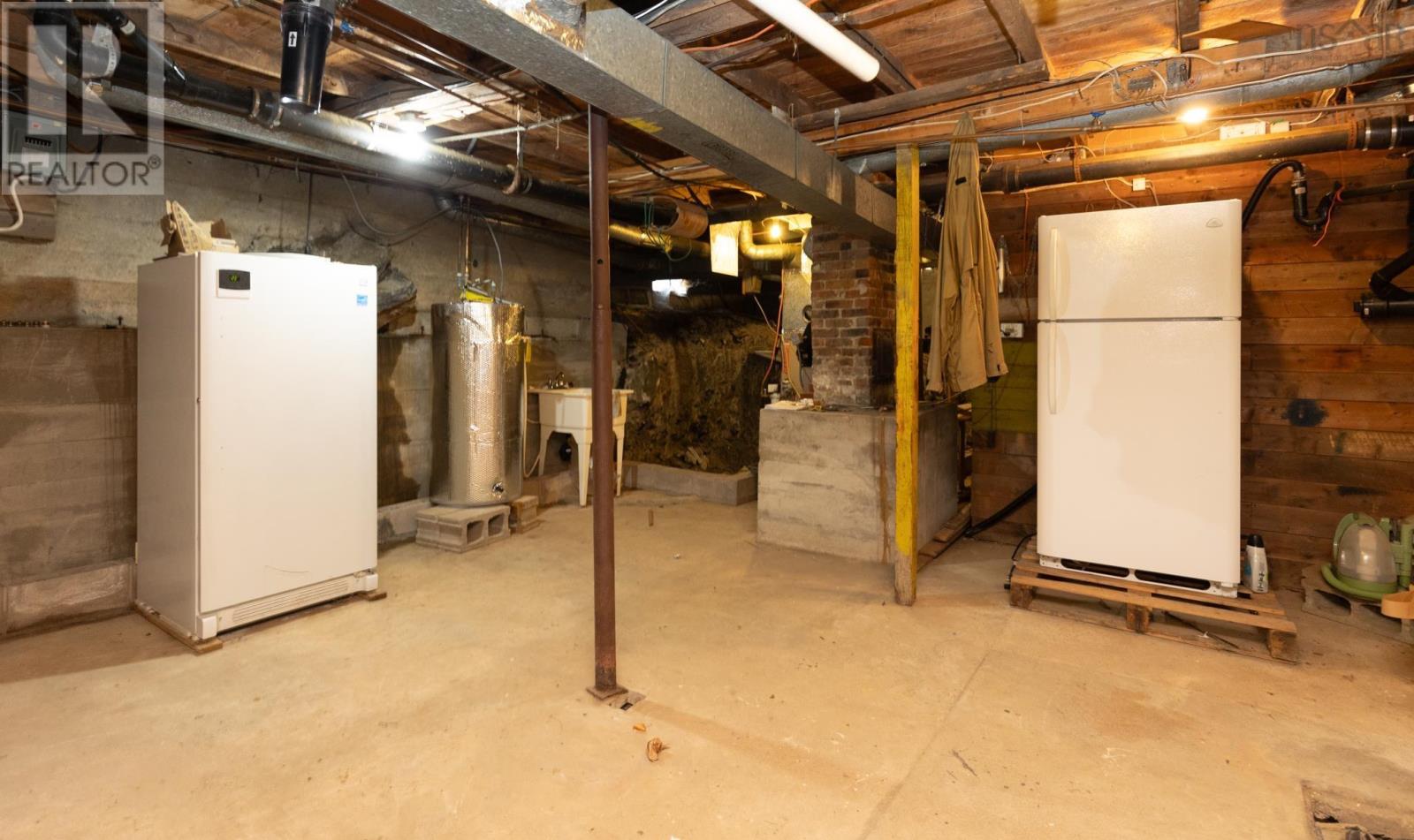 7 Cooks Road, Yarmouth, Nova Scotia  B5A 1N6 - Photo 33 - 202501291