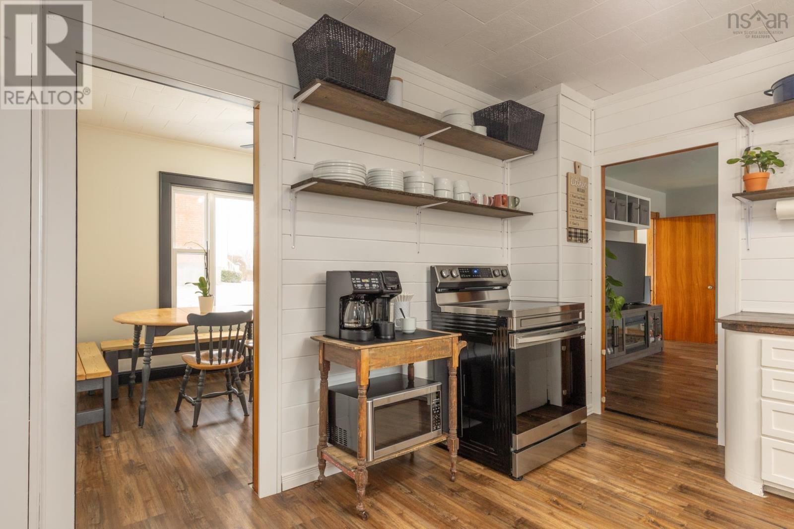 7 Cooks Road, Yarmouth, Nova Scotia  B5A 1N6 - Photo 9 - 202501291