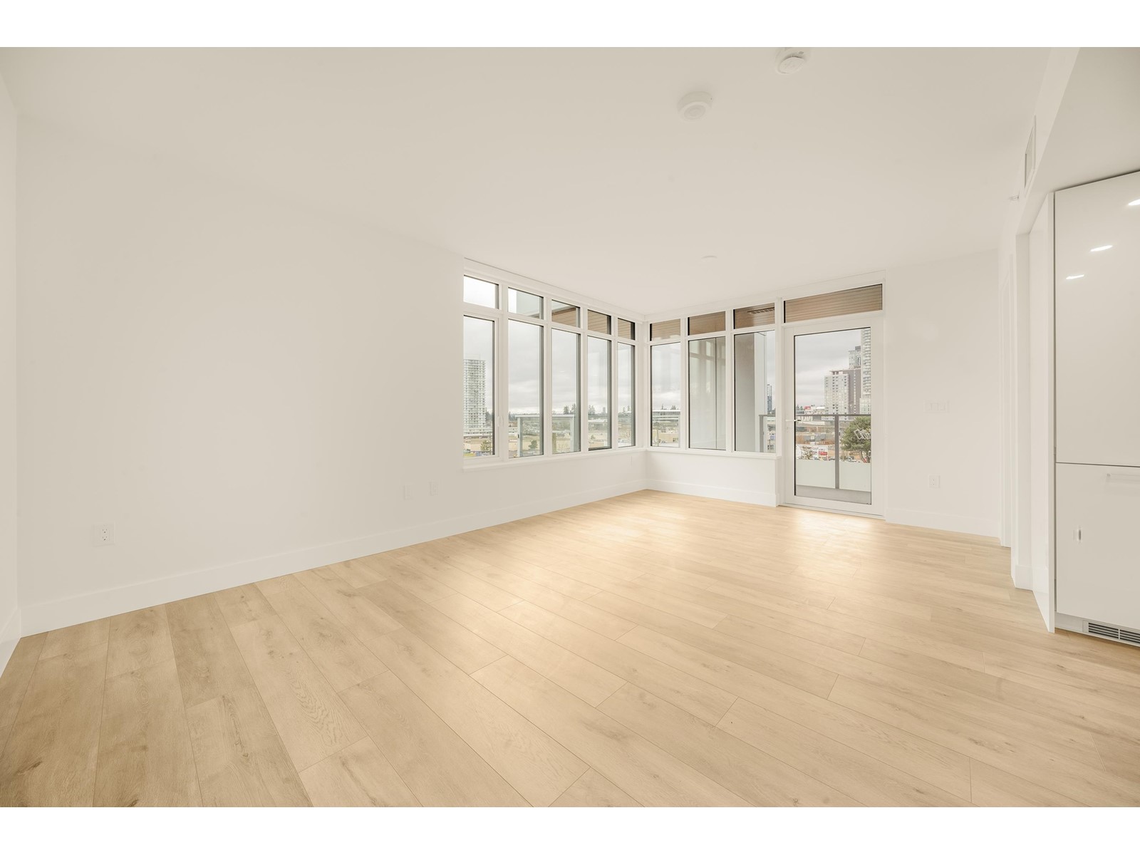 404 10428 Whalley Boulevard, Surrey, British Columbia  V3T 1W6 - Photo 11 - R2975562