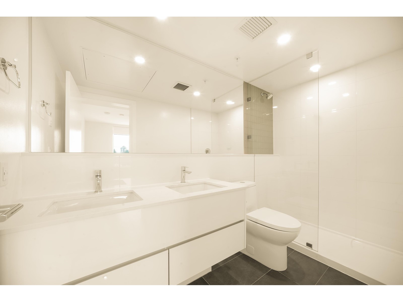 404 10428 Whalley Boulevard, Surrey, British Columbia  V3T 1W6 - Photo 16 - R2975562