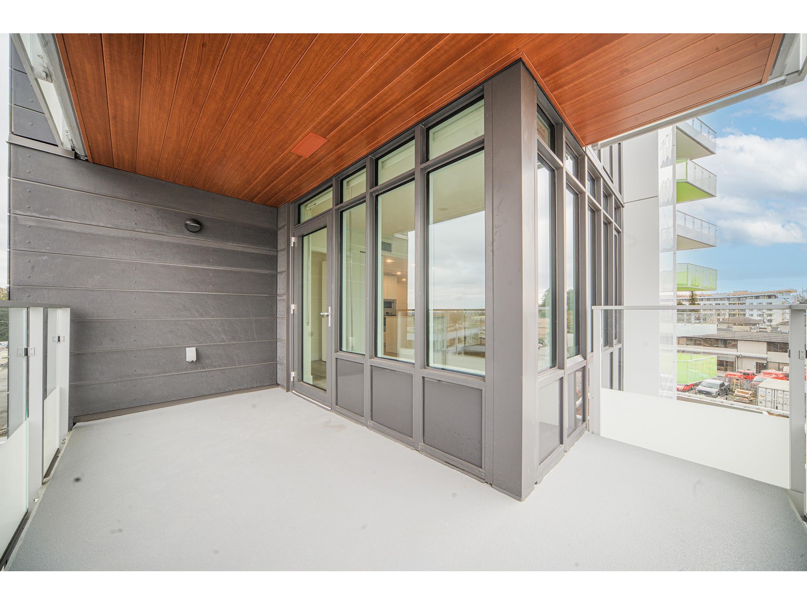 404 10428 Whalley Boulevard, Surrey, British Columbia  V3T 1W6 - Photo 19 - R2975562