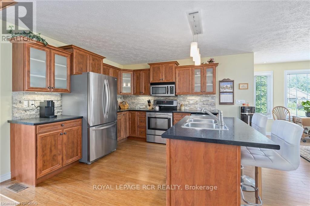 414 4th Street S, Hanover, Ontario  N4N 3V1 - Photo 10 - X11880015