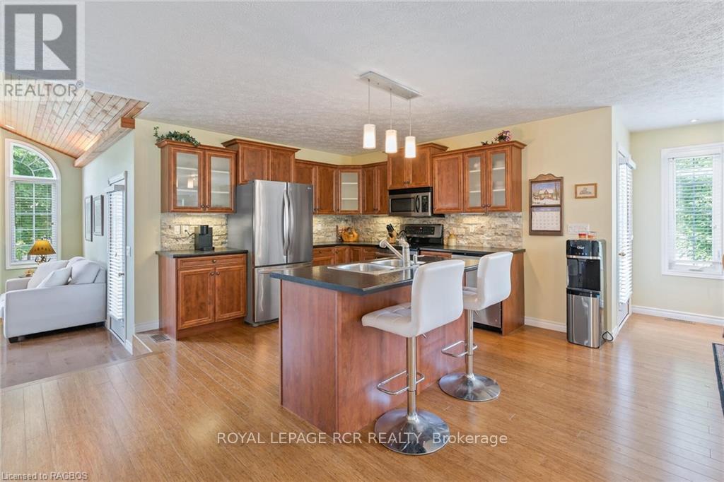414 4th Street S, Hanover, Ontario  N4N 3V1 - Photo 11 - X11880015
