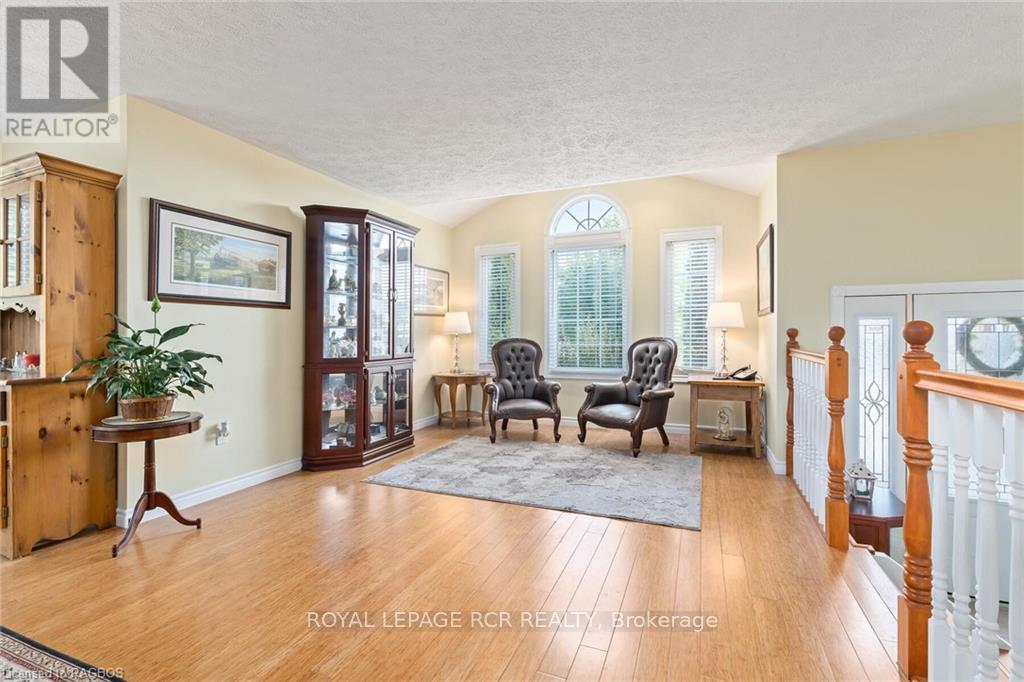 414 4th Street S, Hanover, Ontario  N4N 3V1 - Photo 7 - X11880015