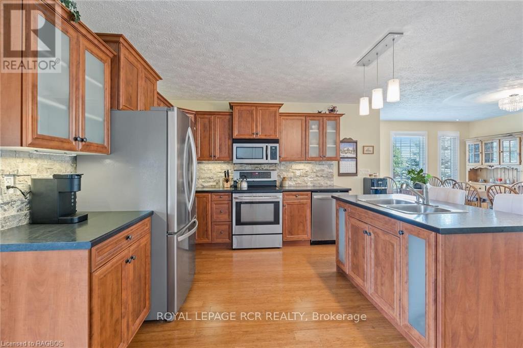 414 4th Street S, Hanover, Ontario  N4N 3V1 - Photo 9 - X11880015