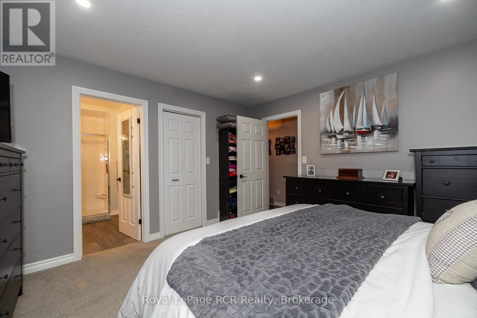 107 Mary Avenue, Georgian Bluffs, Ontario  N4K 5N5 - Photo 12 - X12007366