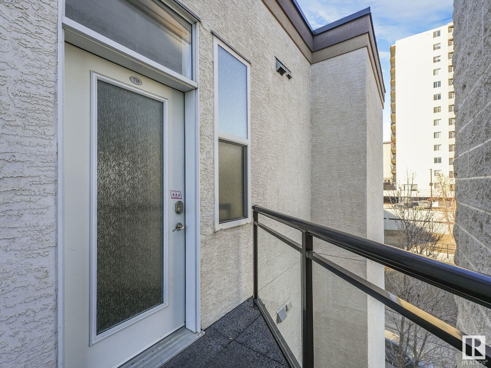 Property at #716 10503 98 AV NW image 3
