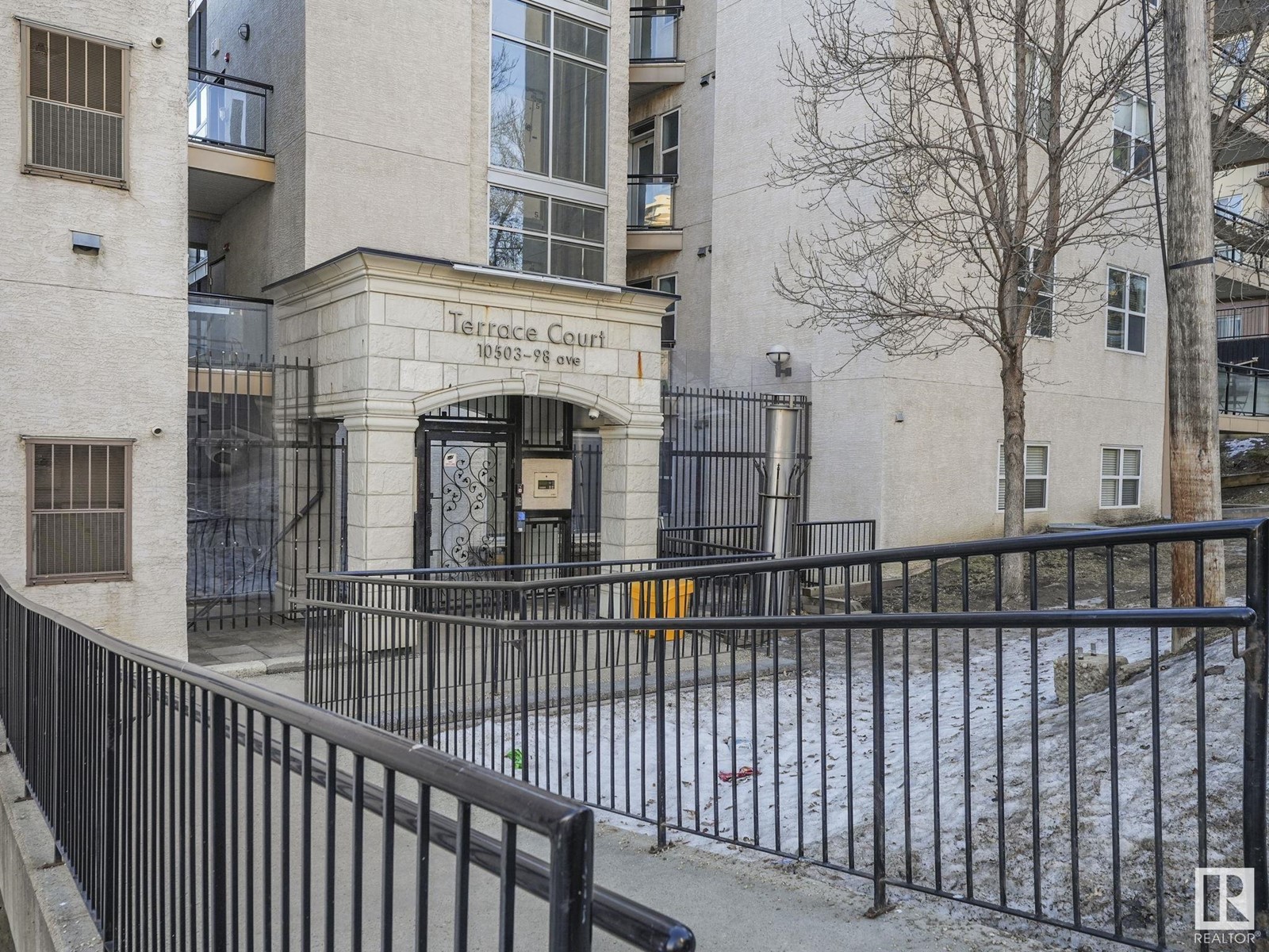 Property at #716 10503 98 AV NW image 2