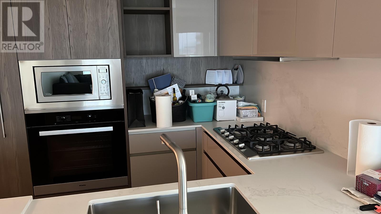 Listing Picture 8 of 13 : 801 6855 PEARSON WAY, Richmond / 烈治文 - 魯藝地產 Yvonne Lu Group - MLS Medallion Club Member
