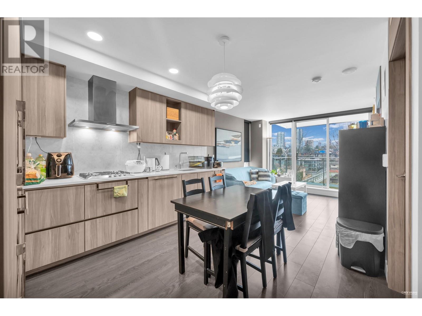 1002 433 Sw Marine Drive, Vancouver, British Columbia  V5X 0H5 - Photo 2 - R2975499