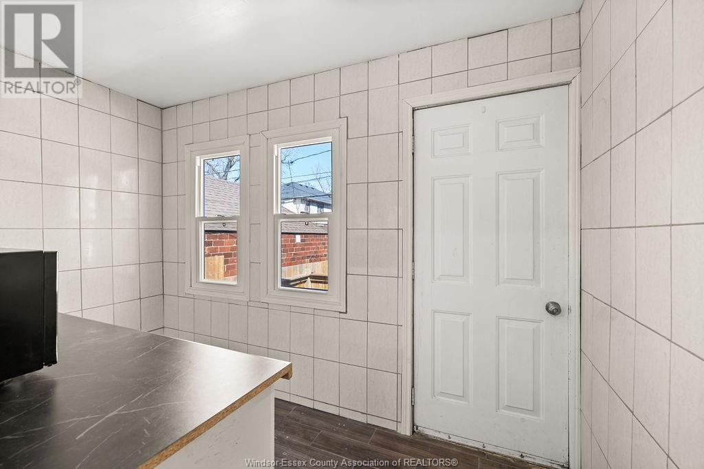 348 Rankin, Windsor, Ontario  N9B 2R7 - Photo 18 - 25005620