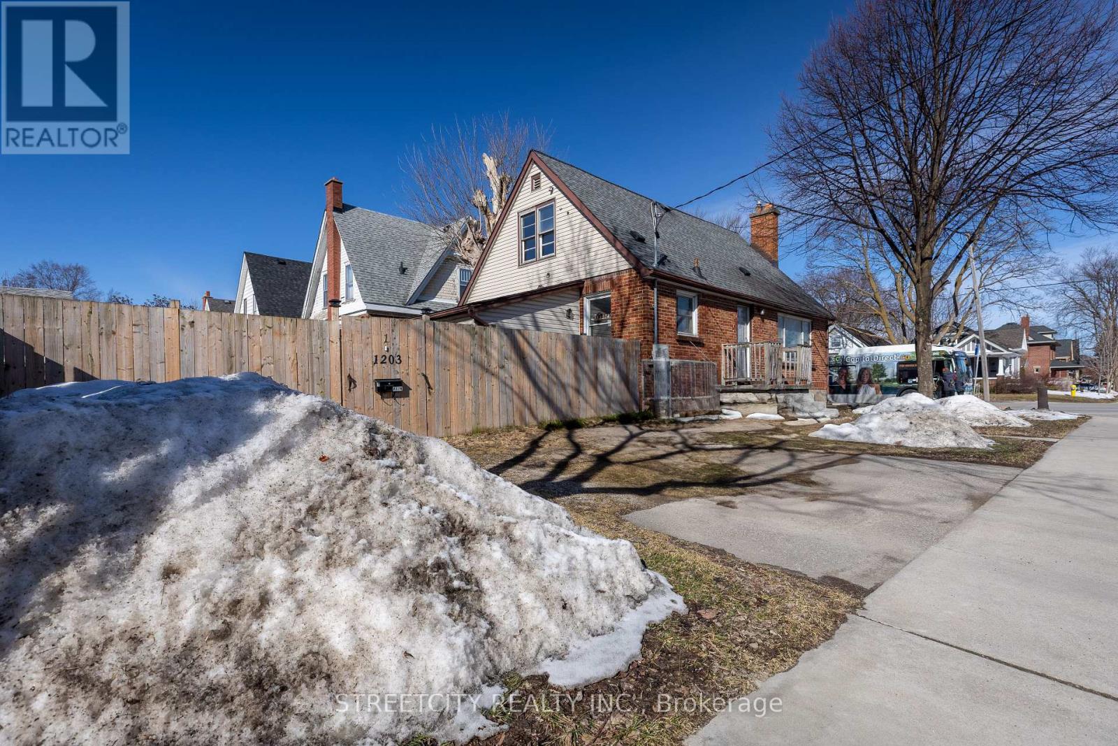 Property at 1203 FLORENCE STREET image 2