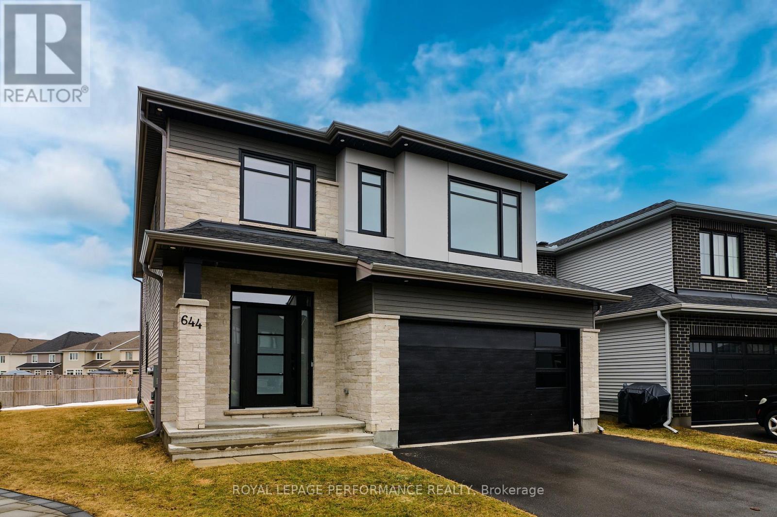 Property at 644 MOONFLOWER CRESCENT image 2