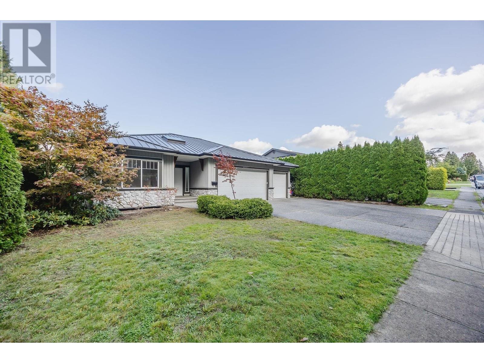 21067 Stonehouse Avenue, Maple Ridge, British Columbia  V2X 8C4 - Photo 3 - R2973018