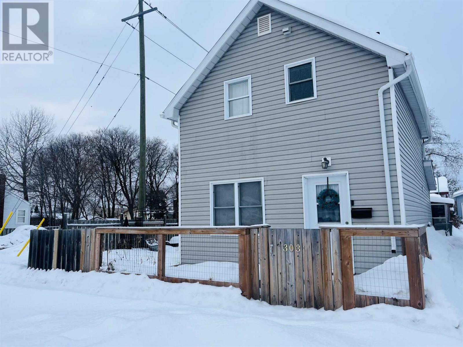 303 Francis ST E, Thunder Bay, Ontario