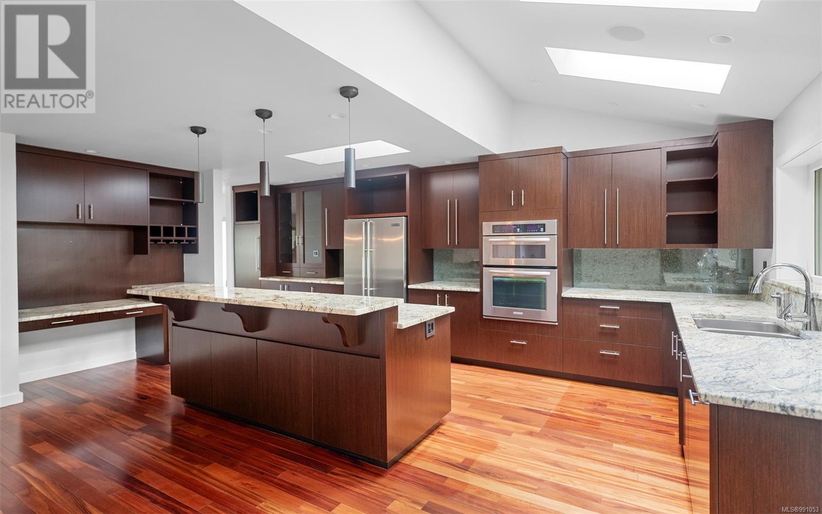 Property at 1075 Quailwood Pl image 3