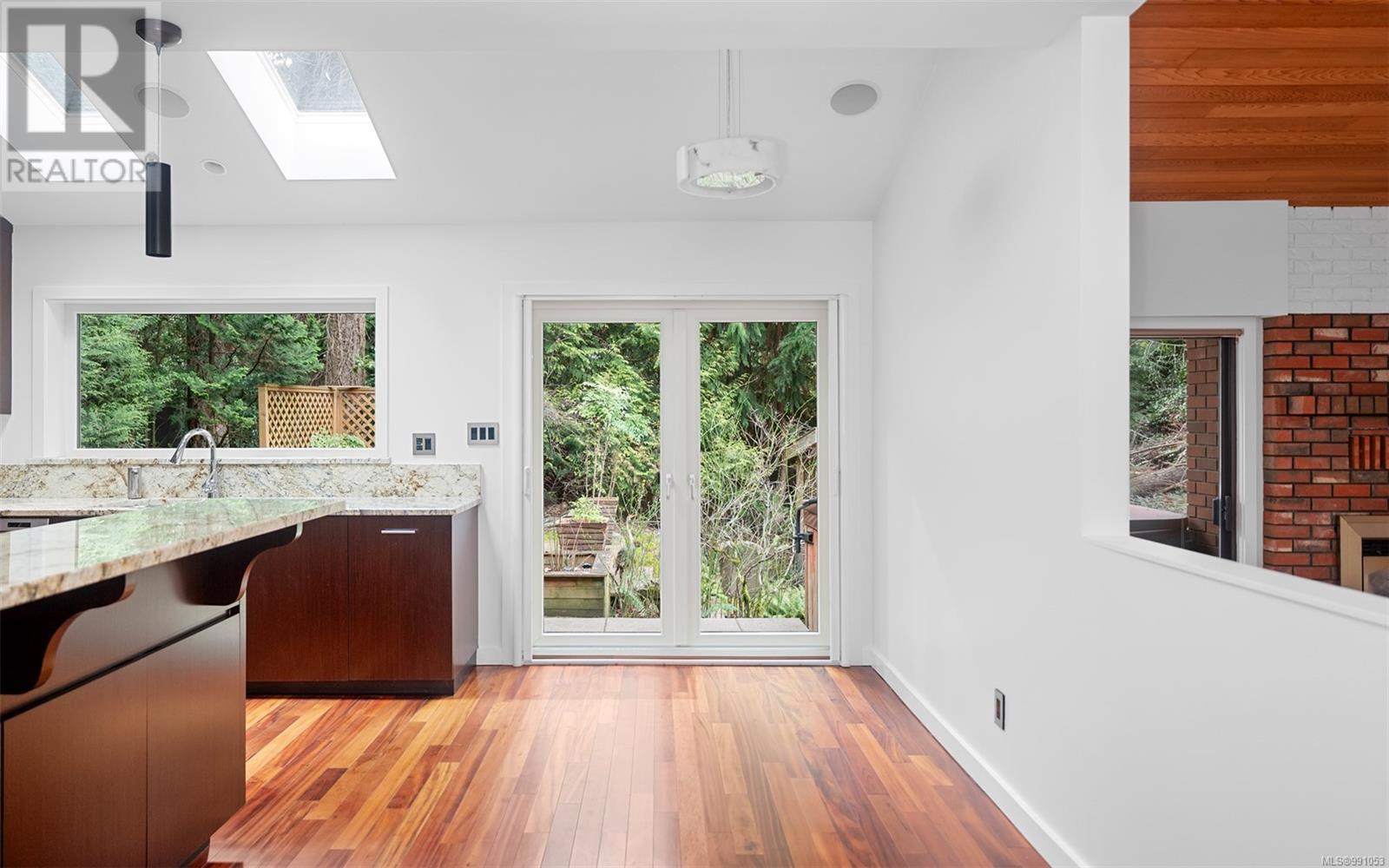 Property at 1075 Quailwood Pl image 5