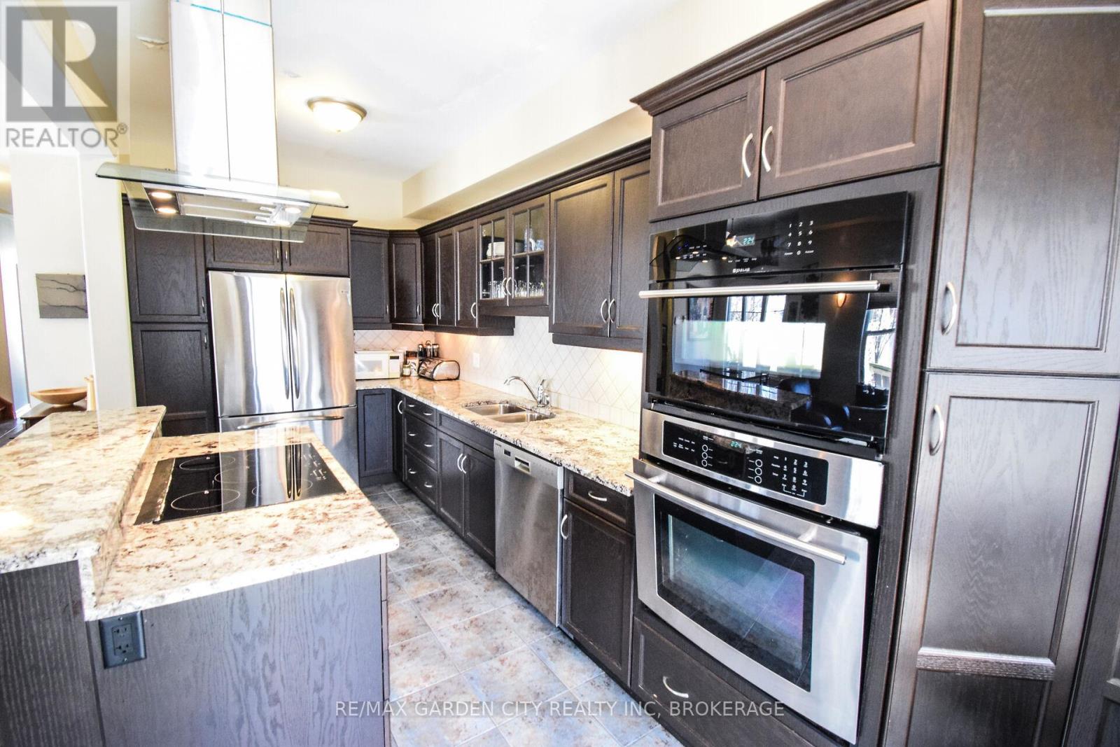 47 Montebello Place, St. Catharines (451 - Downtown), Ontario  L2R 6B5 - Photo 20 - X12010872
