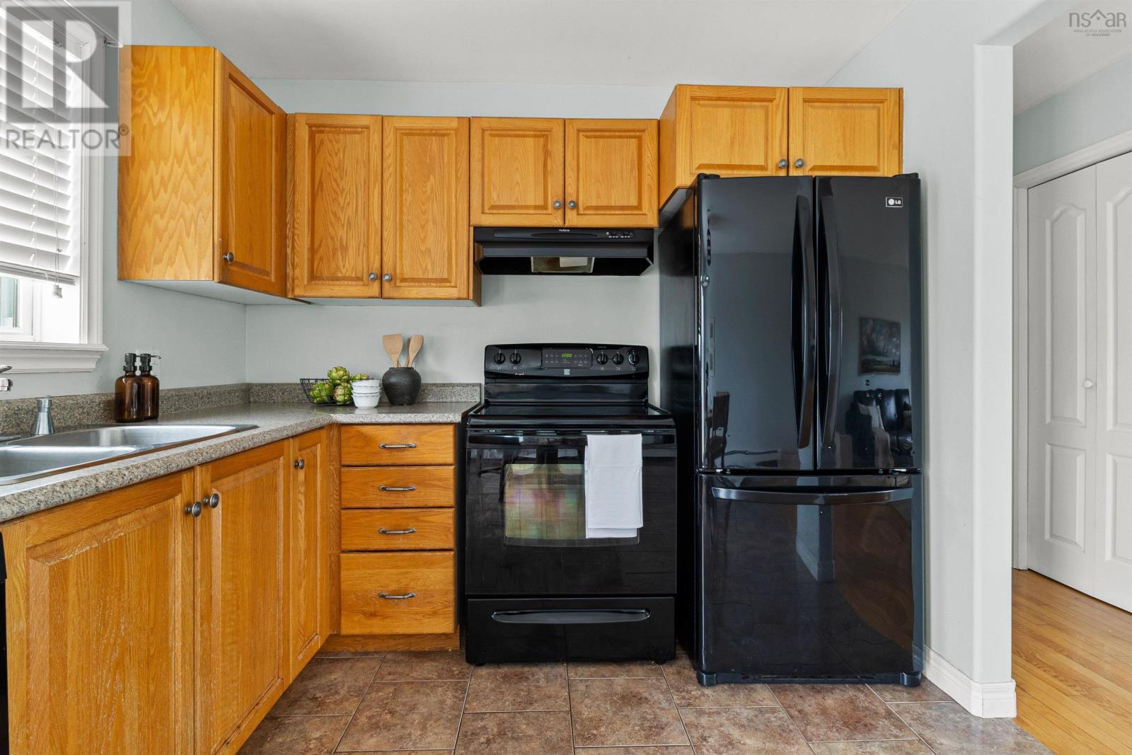 27 Lucasville Road, Middle Sackville, Nova Scotia  B4E 3E8 - Photo 6 - 202504686