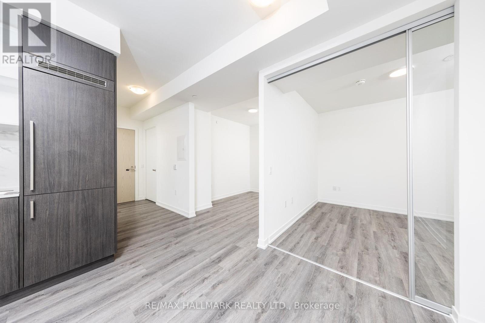 5208 - 138 Downes Street, Toronto, Ontario  M5E 0E4 - Photo 4 - C12015155