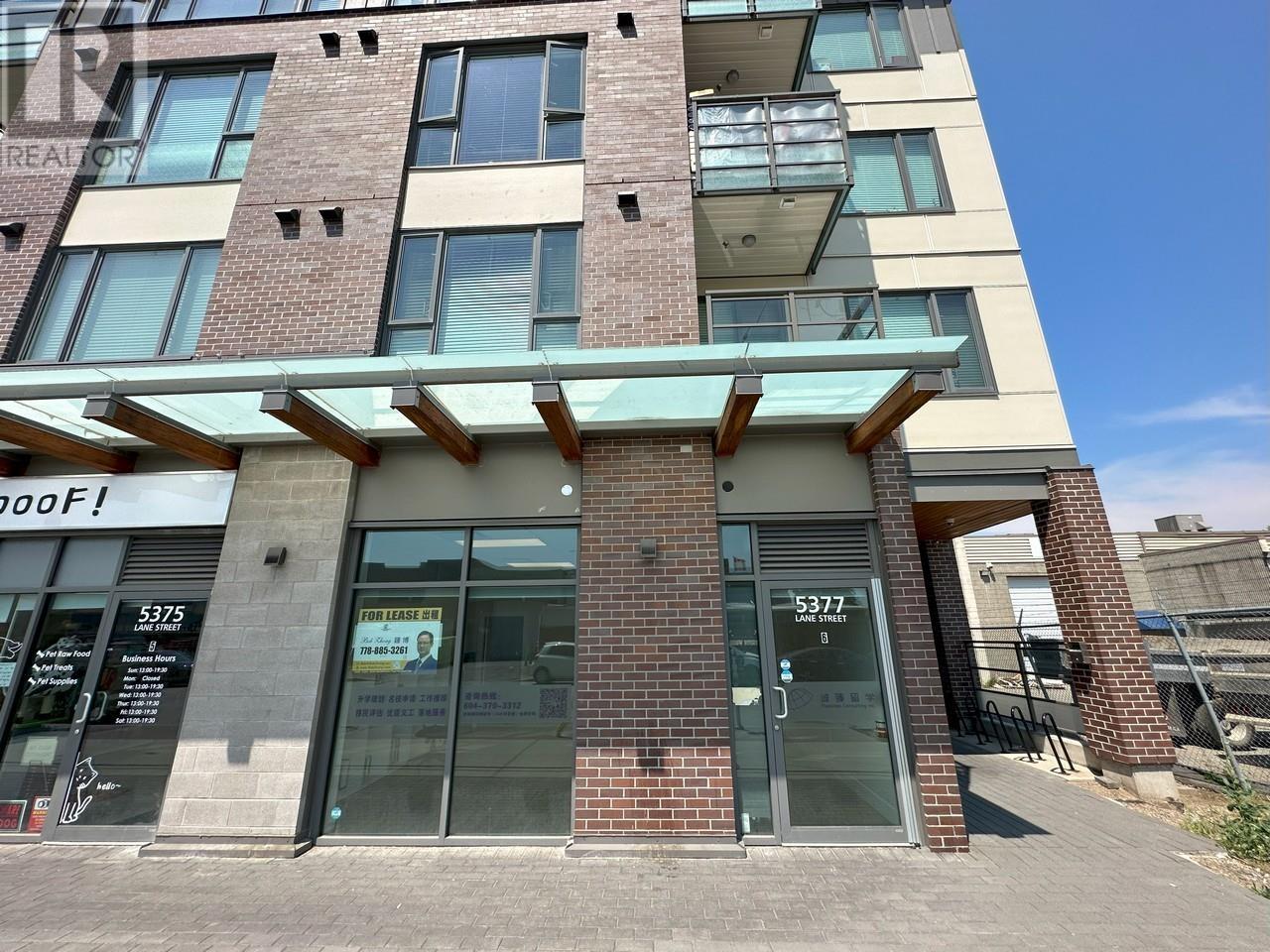 Listing Picture 4 of 11 : 5377 LANE STREET, Burnaby / 本拿比 - 魯藝地產 Yvonne Lu Group - MLS Medallion Club Member