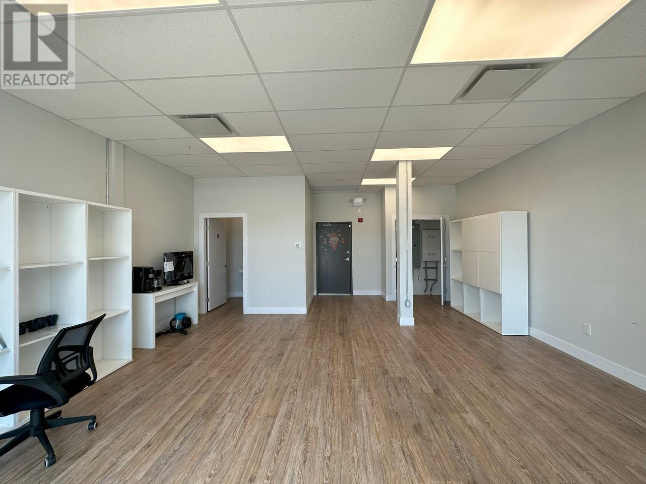 Listing Picture 5 of 11 : 5377 LANE STREET, Burnaby / 本拿比 - 魯藝地產 Yvonne Lu Group - MLS Medallion Club Member