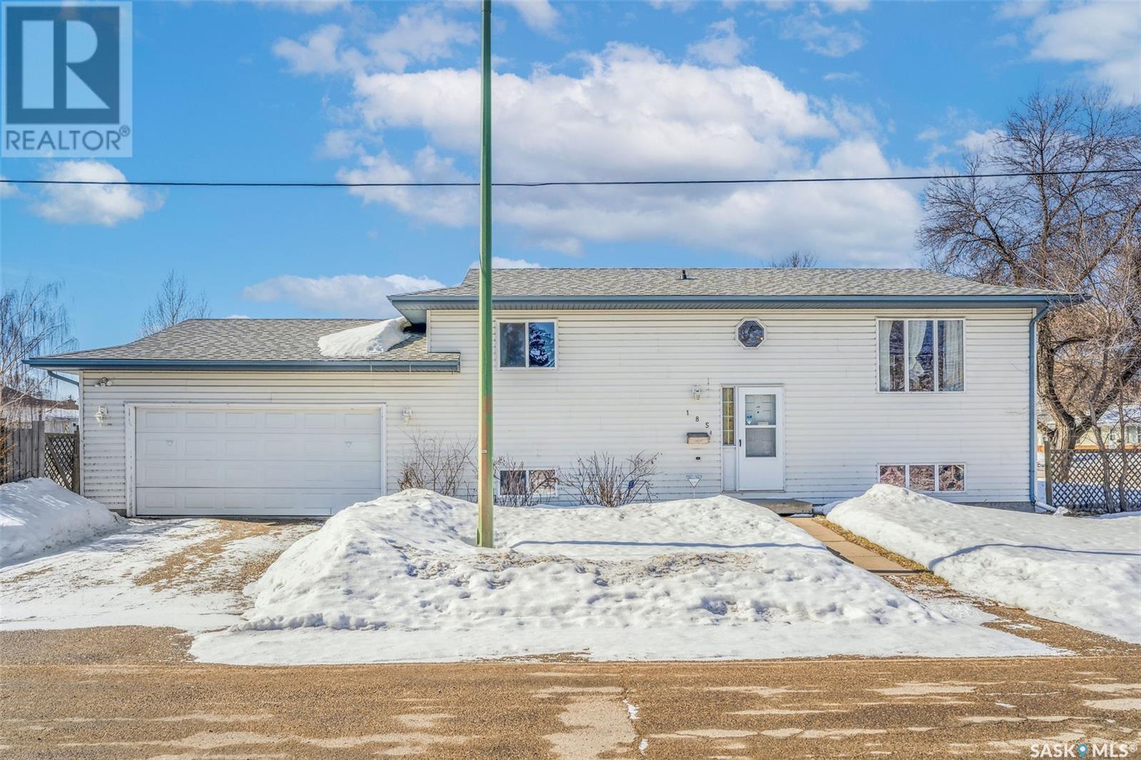 Property at 185 25th STREET E image 3