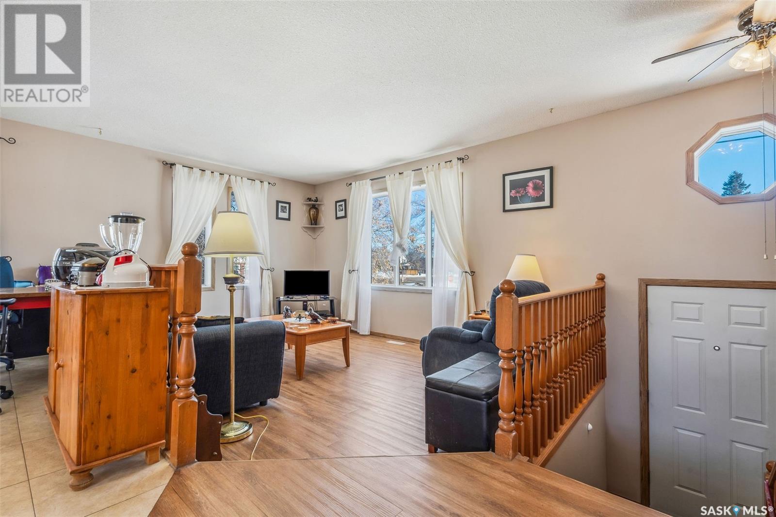 Property at 185 25th STREET E image 5