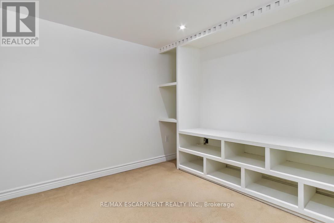 Lower - 208 Queen Street W, Mississauga, Ontario  L5H 1L6 - Photo 12 - W12015231