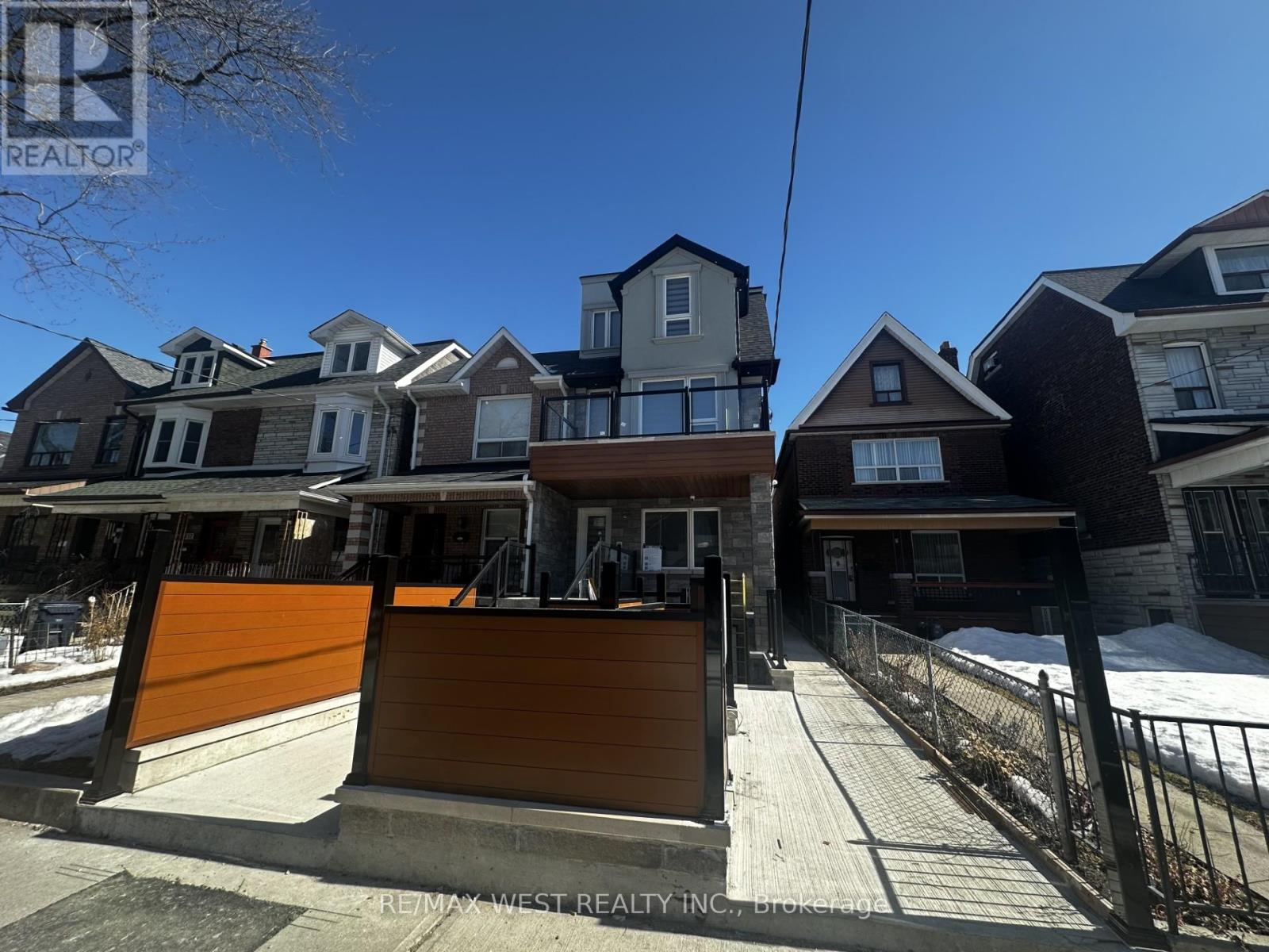 2nd Floor - 431 Concord Avenue, Toronto, Ontario  M6H 2P9 - Photo 3 - W12015248