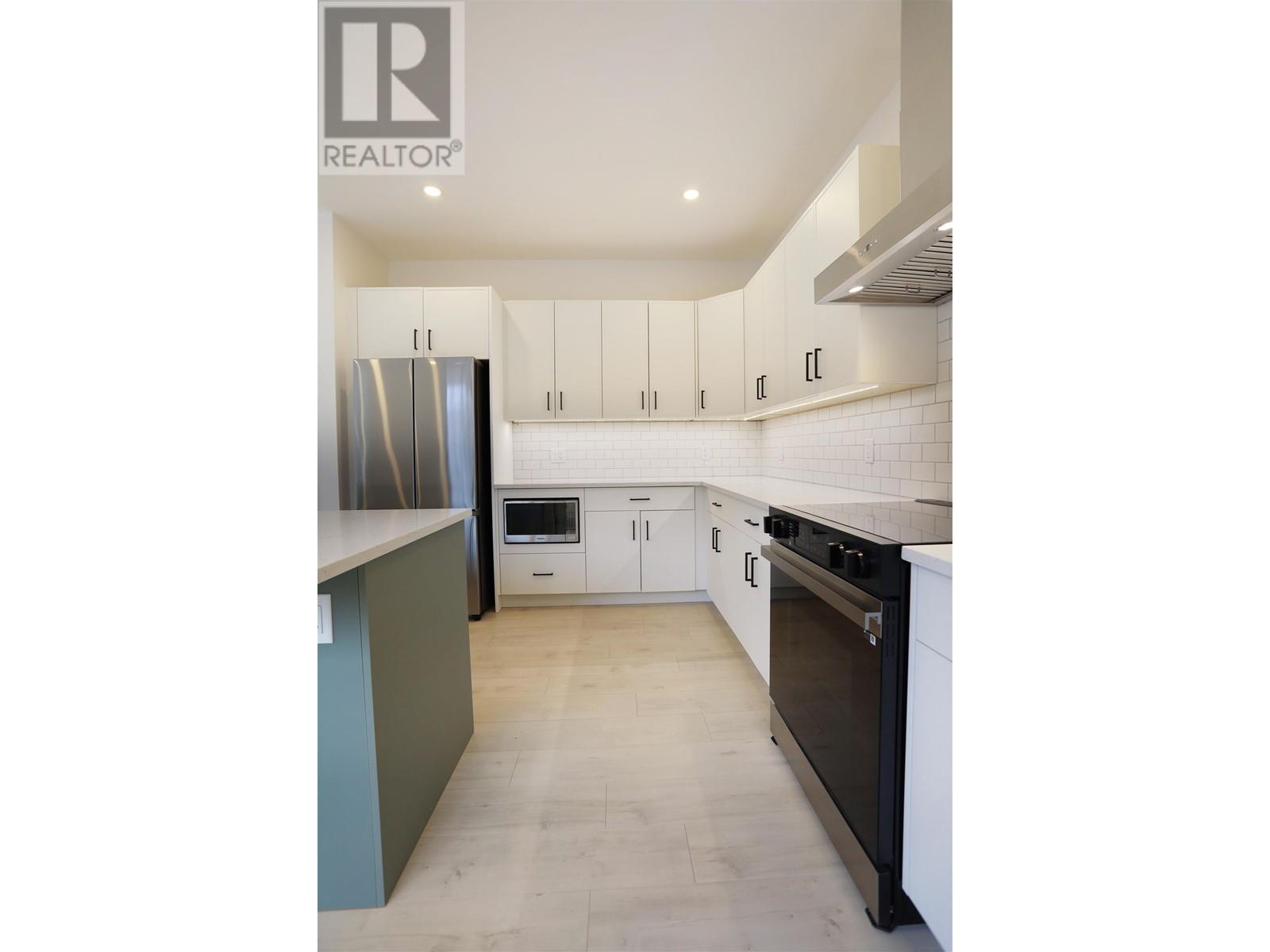Property at 173 WAKITA STREET image 4