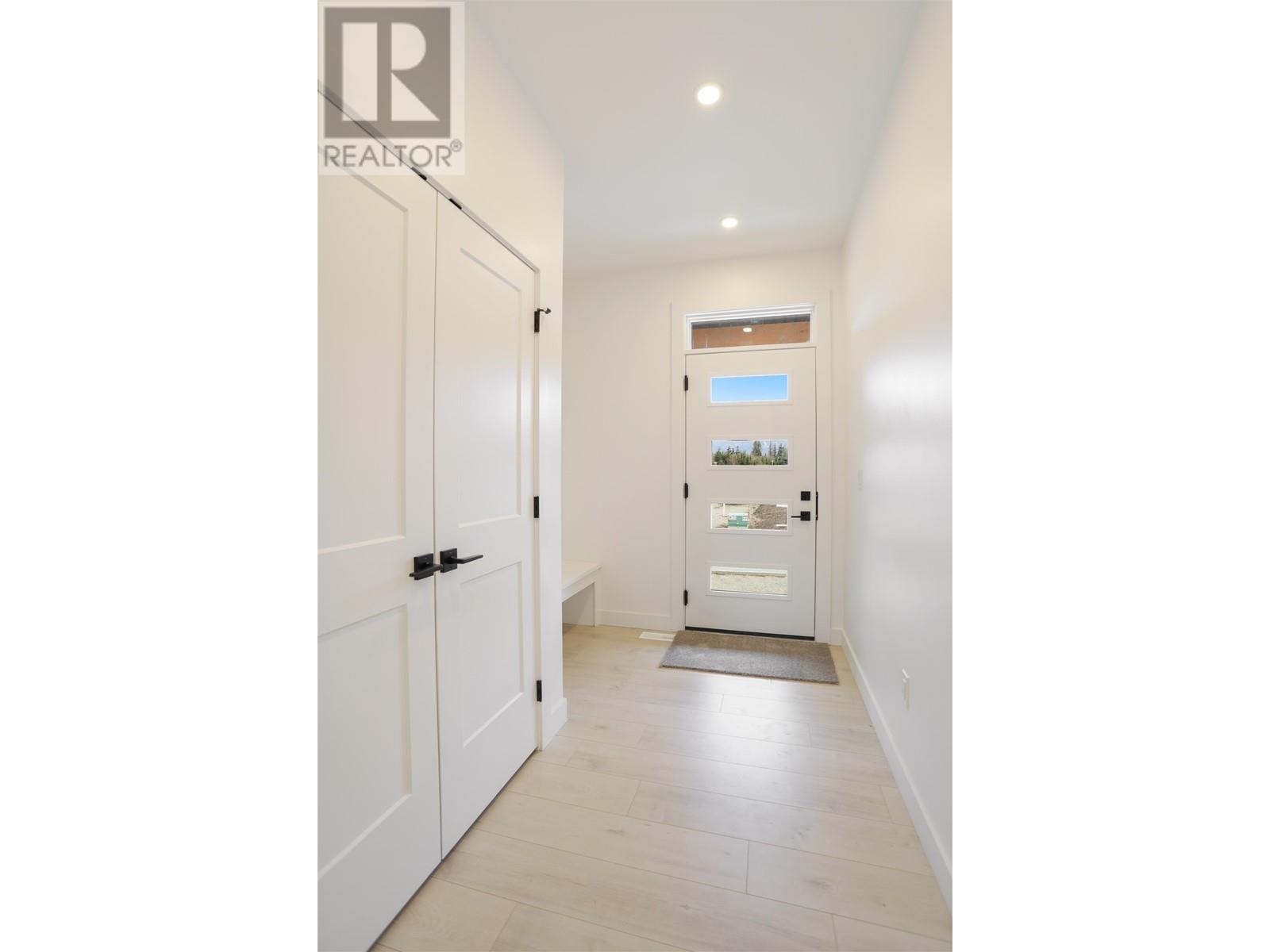 Property at 173 WAKITA STREET image 3