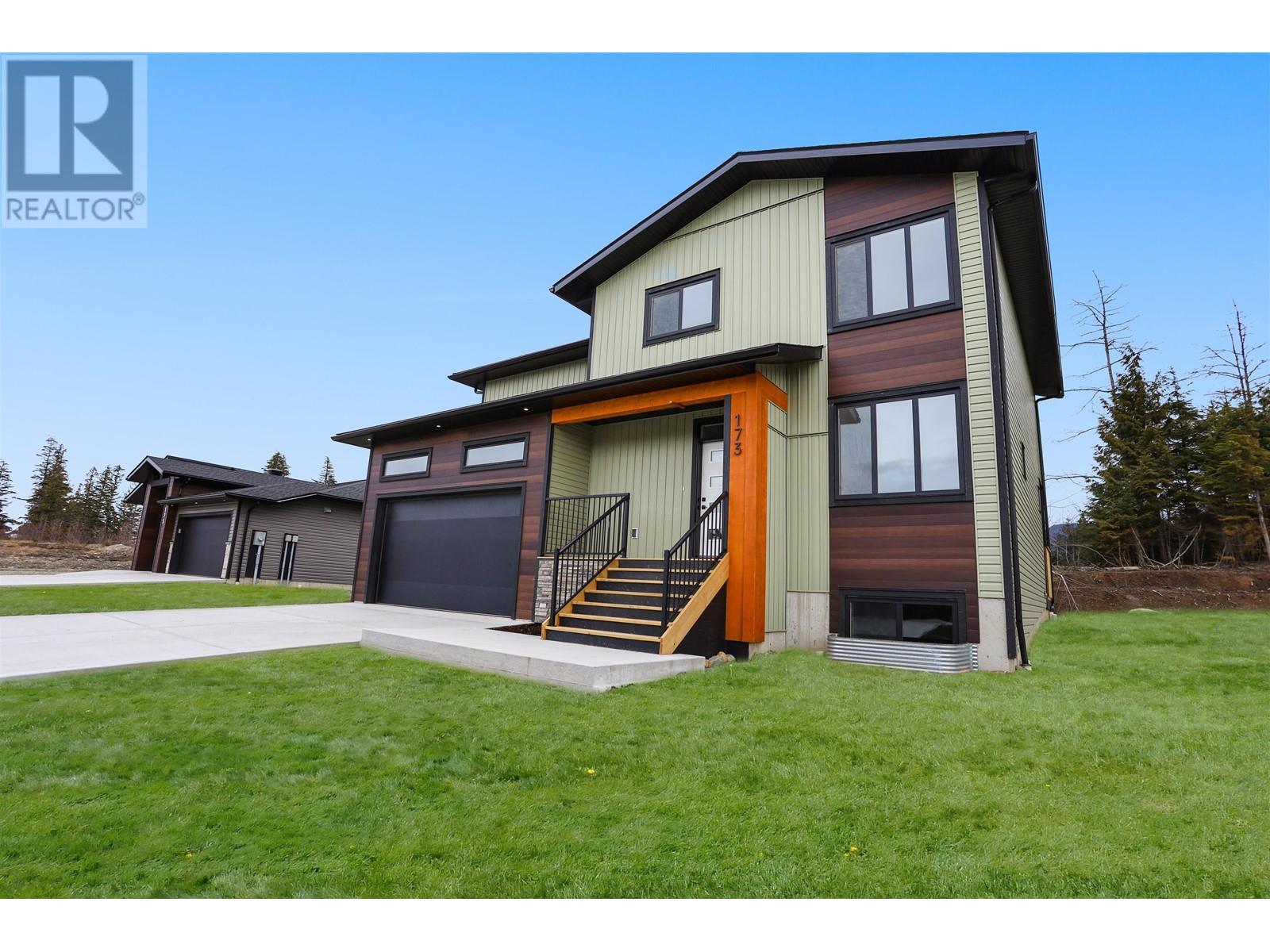 Property at 173 WAKITA STREET image 2