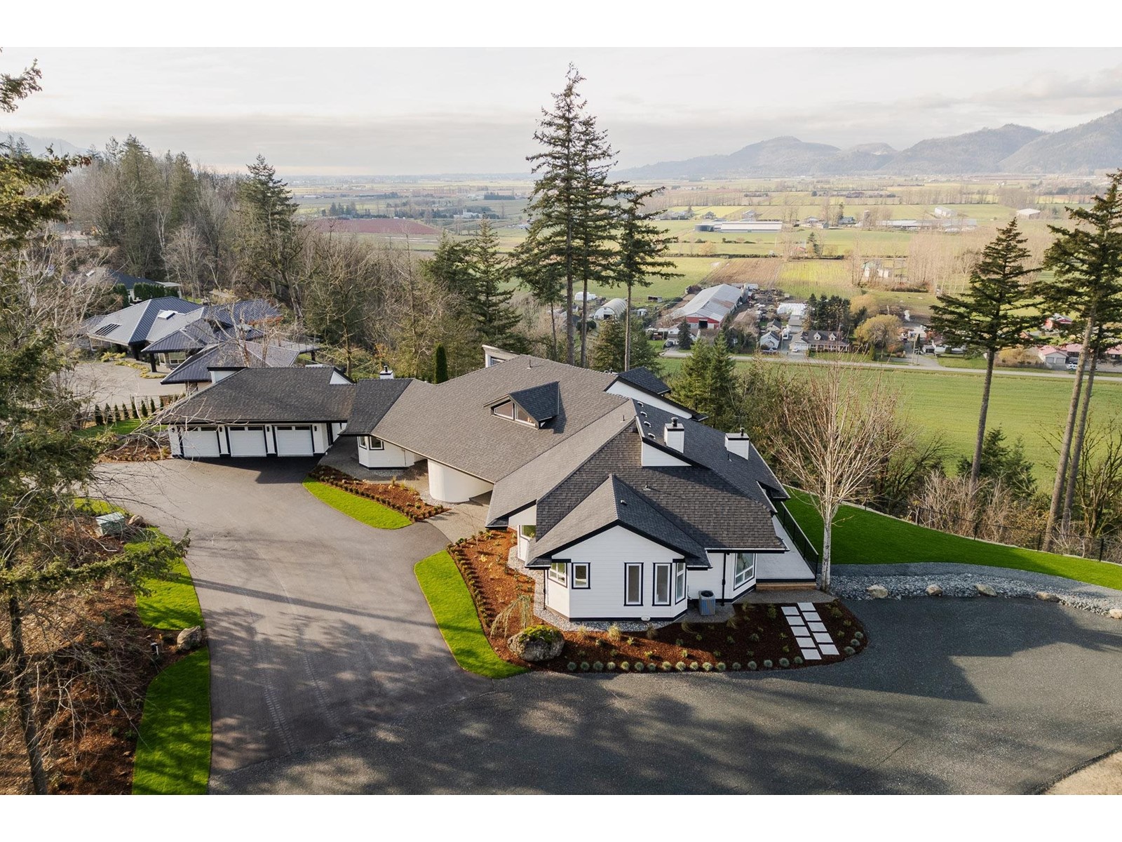 41965 Nikada Drive, Majuba Hill, Chilliwack, British Columbia  V2R 5H2 - Photo 5 - R2976041