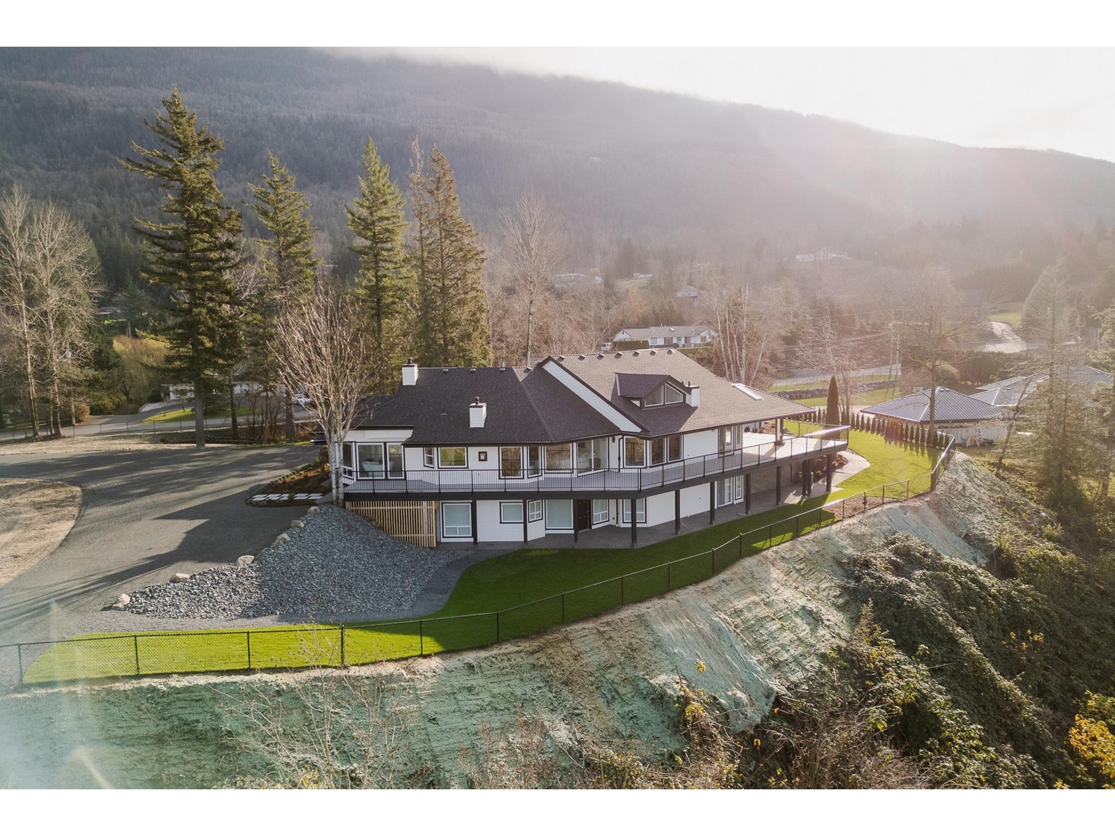 41965 Nikada Drive, Majuba Hill, Chilliwack, British Columbia  V2R 5H2 - Photo 6 - R2976041