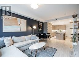 109 733 E 3RD STREET, North Vancouver, British Columbia
