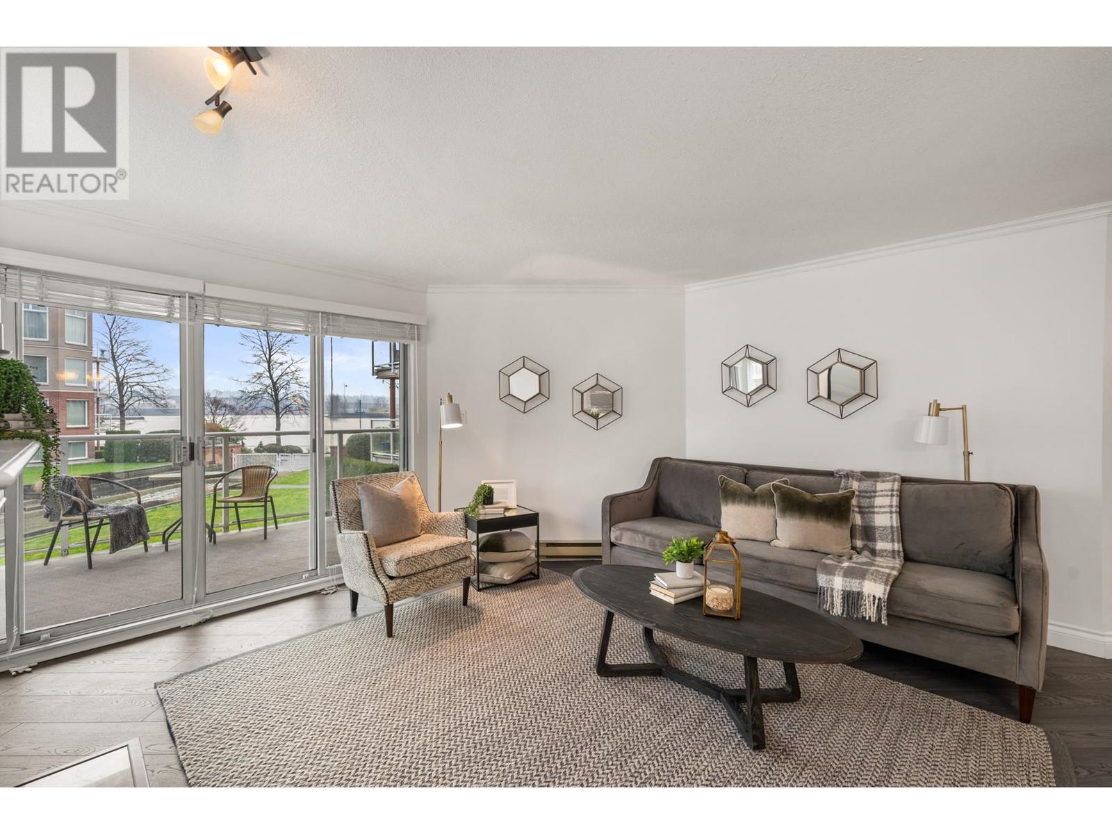 209 1230 Quayside Drive, New Westminster, British Columbia  V3M 6H1 - Photo 3 - R2976939
