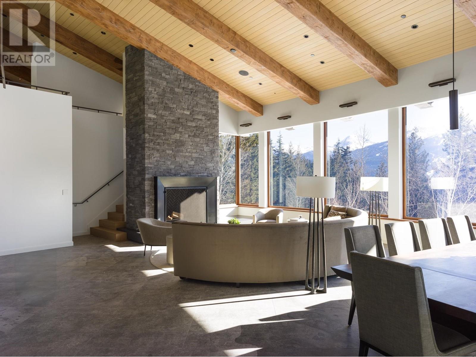 5476 Stonebridge Place, Whistler, British Columbia  V0N 1B5 - Photo 2 - R2976742