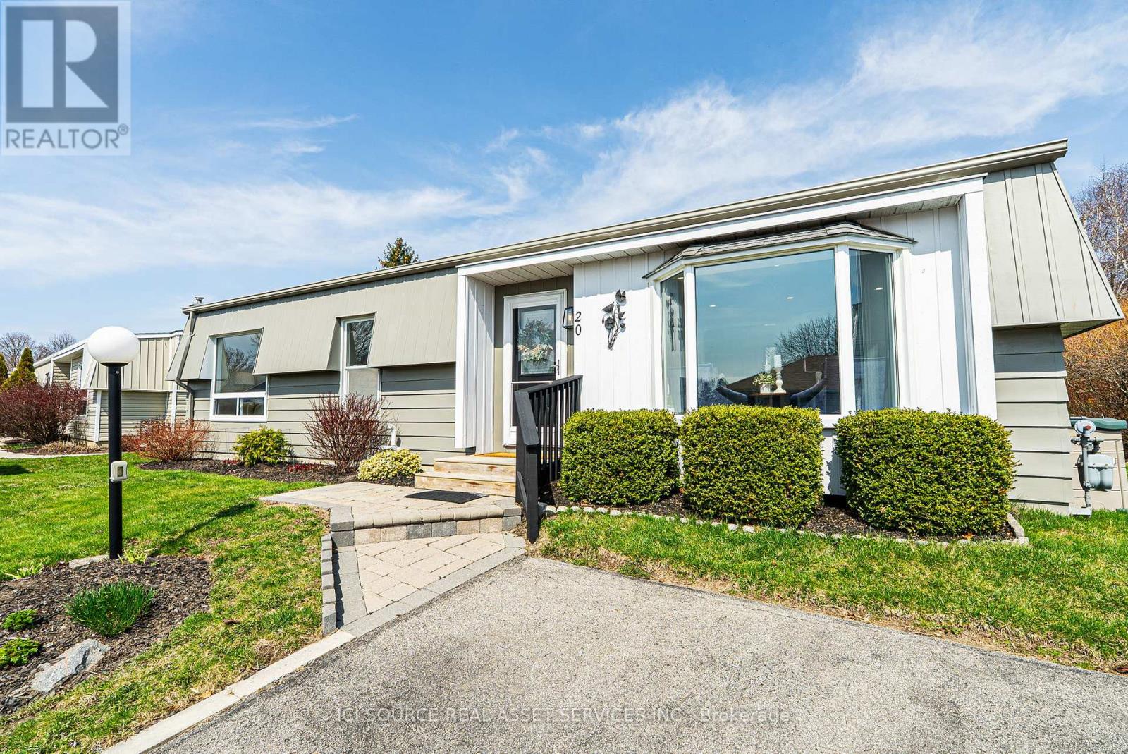 Property at 20 HERITAGE LANE image 1