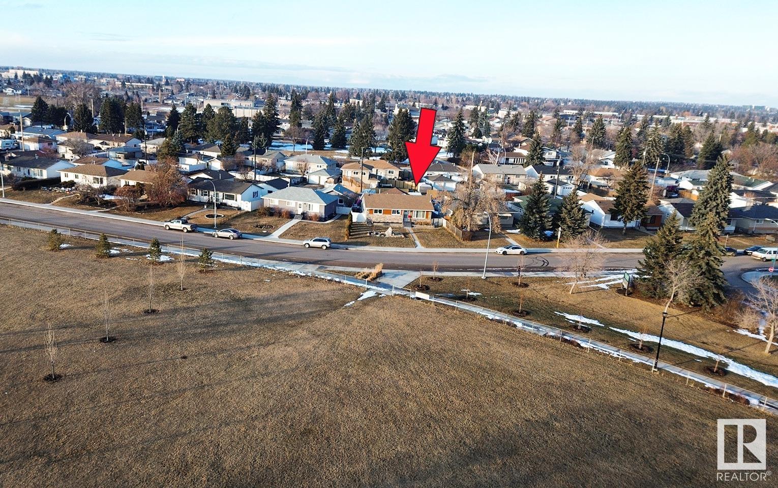 Property at 9112 129B AV NW image 5