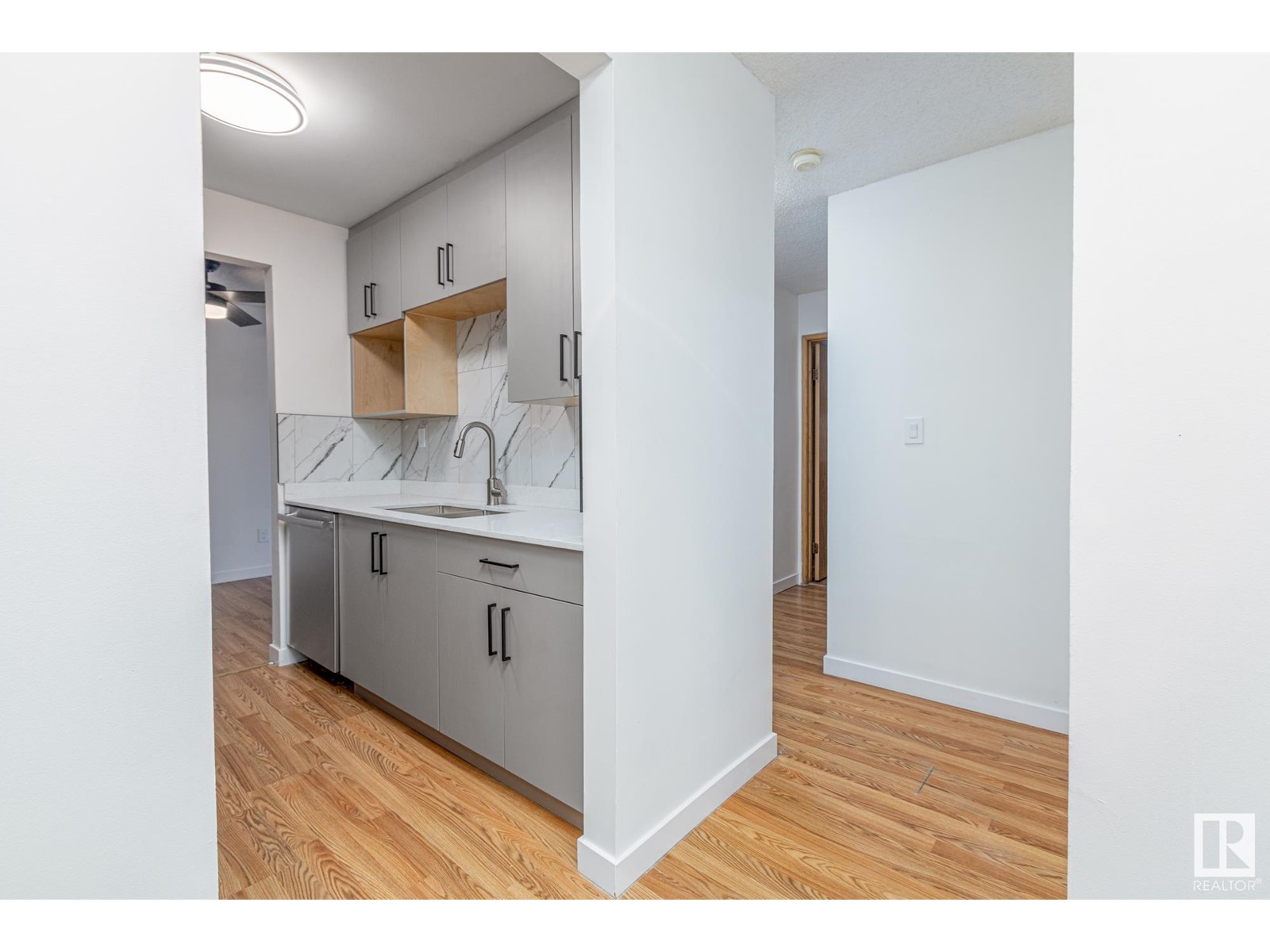 Property at #311 1620 48 ST NW image 3