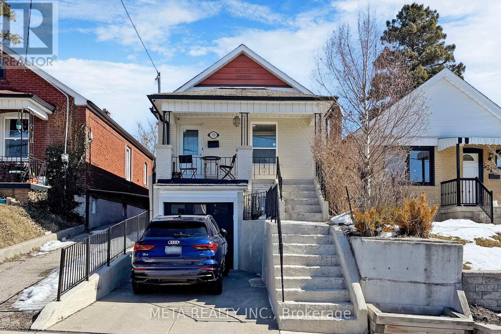 533 Westmount Avenue, Toronto, Ontario  M6E 3N6 - Photo 2 - C12014678