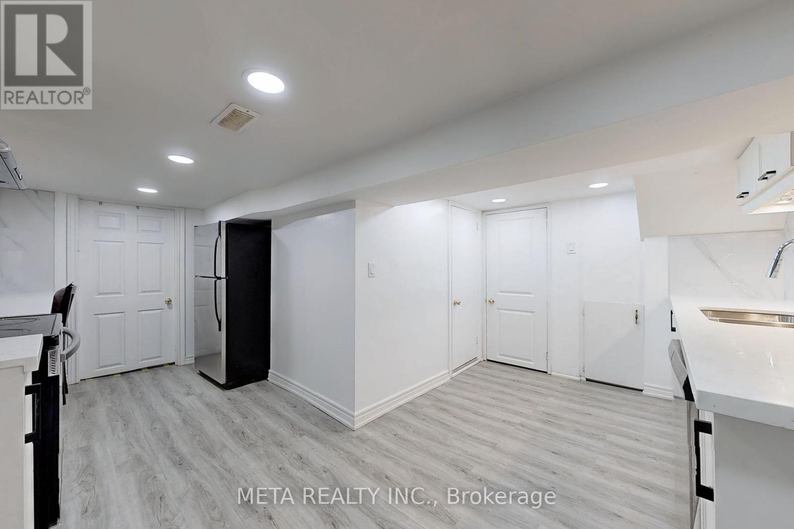 533 Westmount Avenue, Toronto, Ontario  M6E 3N6 - Photo 7 - C12014678