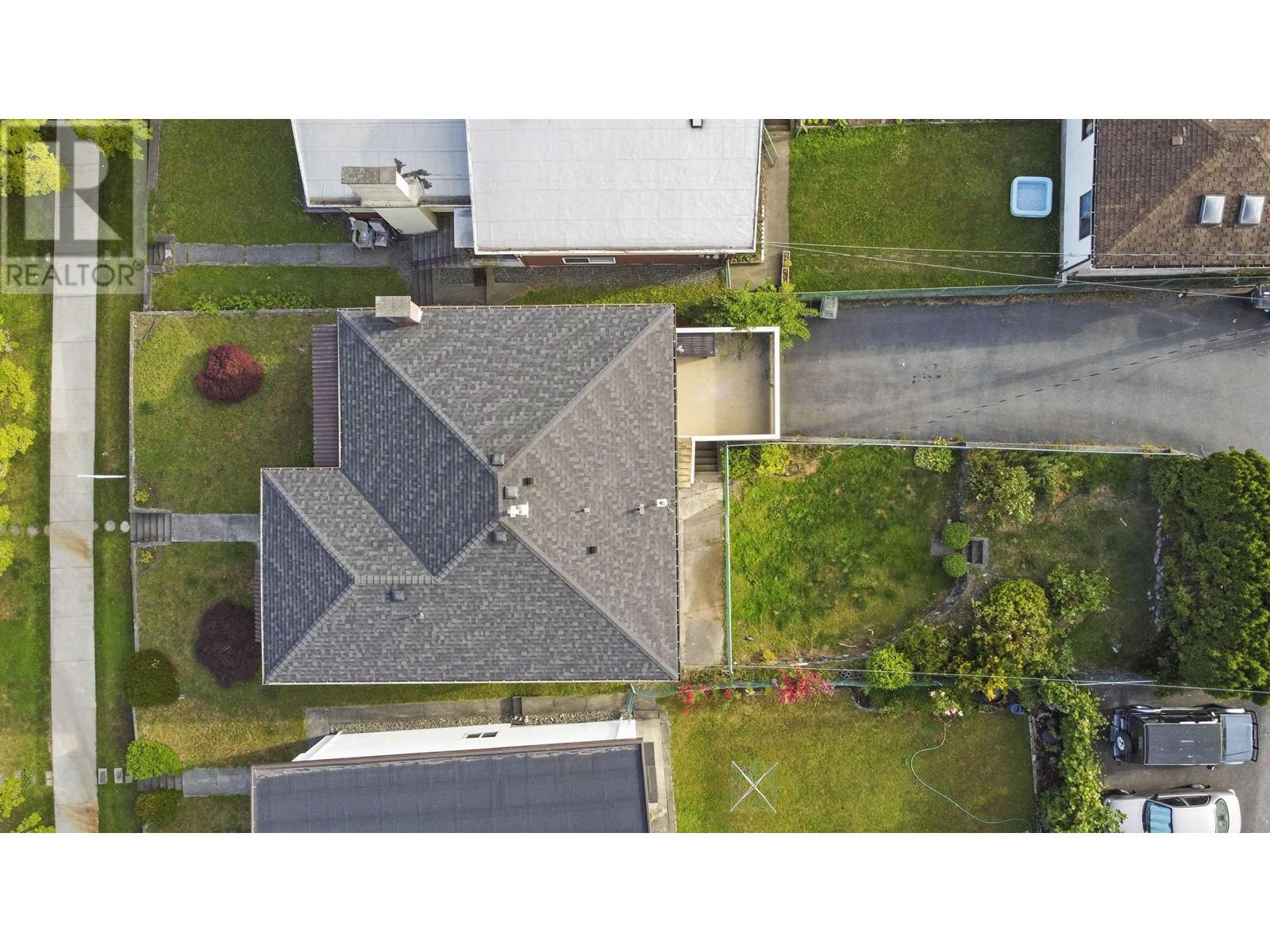 8215 Elliott Street, Vancouver, British Columbia  V5S 2P3 - Photo 3 - R2970694