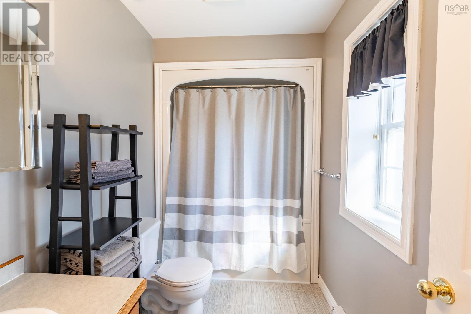 25 Breeze Drive, Yarmouth, Nova Scotia  B5A 4V1 - Photo 15 - 202504665