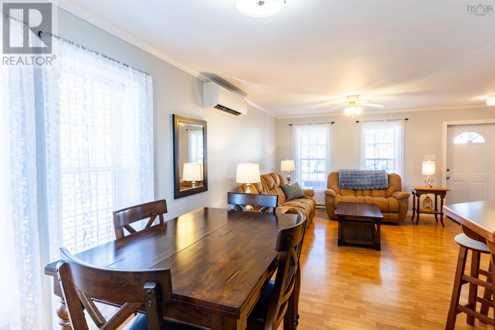 25 Breeze Drive, Yarmouth, Nova Scotia  B5A 4V1 - Photo 4 - 202504665